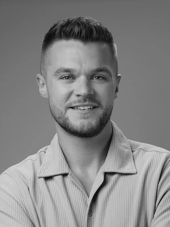 Erik, Operations and Compliance Specialist